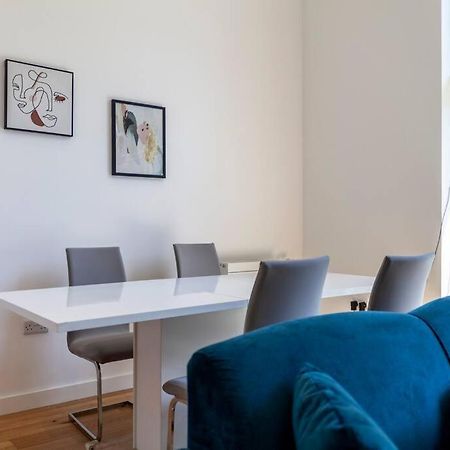 Stunning New 3 Bdr Duplex Wbalcony, East London Appartement Buitenkant foto