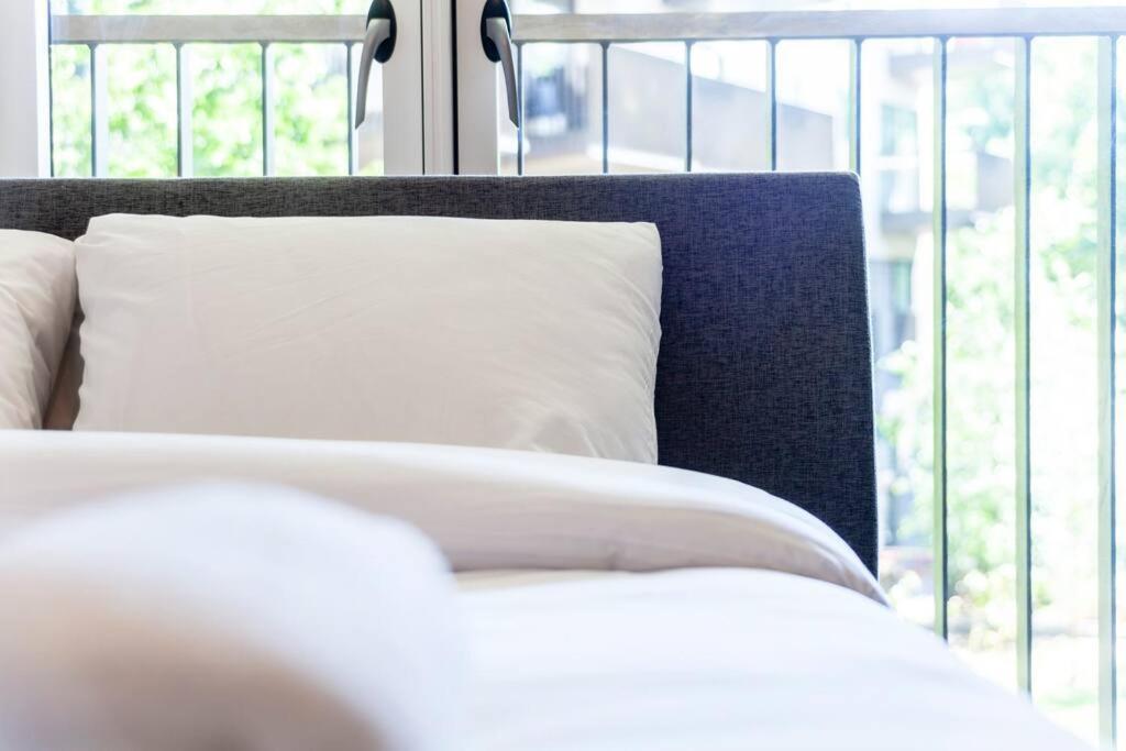 Stunning New 3 Bdr Duplex Wbalcony, East London Appartement Buitenkant foto