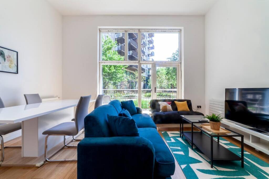 Stunning New 3 Bdr Duplex Wbalcony, East London Appartement Buitenkant foto