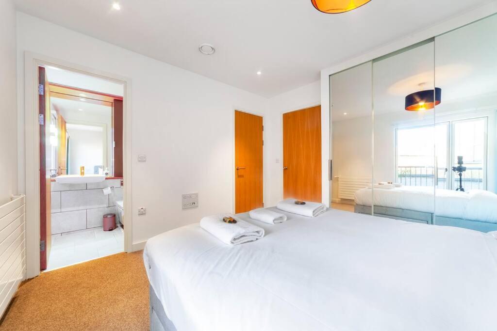 Stunning New 3 Bdr Duplex Wbalcony, East London Appartement Buitenkant foto